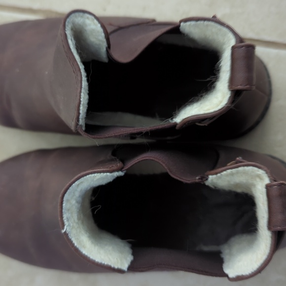 Women's shoe size 8 - Picture 2 of 3